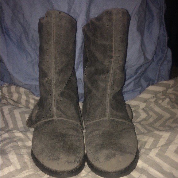 Boots - Picture 3 of 6